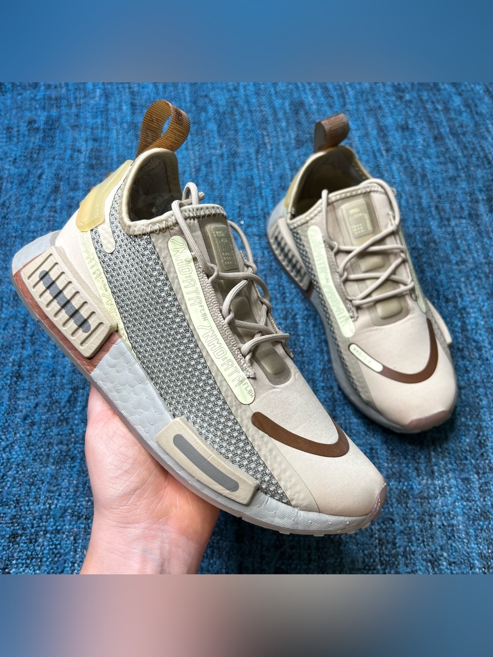 Adidas NMD R1 Spectoo Sneakers FZ3244 in Savanna Men's 4.5 or Women's 6 Shoes